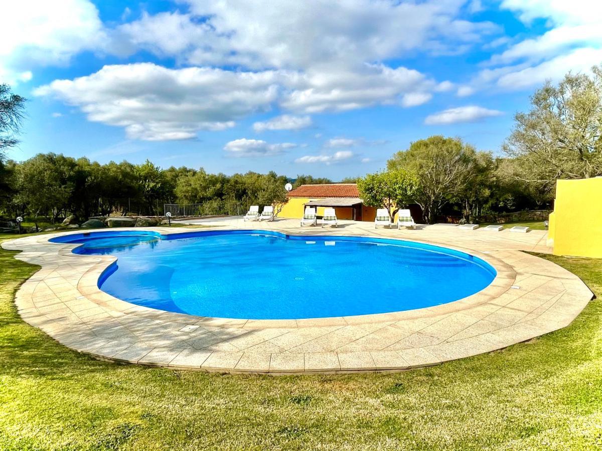 Punta D'Acu Country Resort Arzachena Exteriör bild
